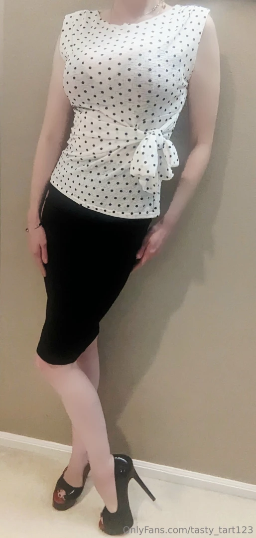 Back to work at least i can have a little tease while i m there 