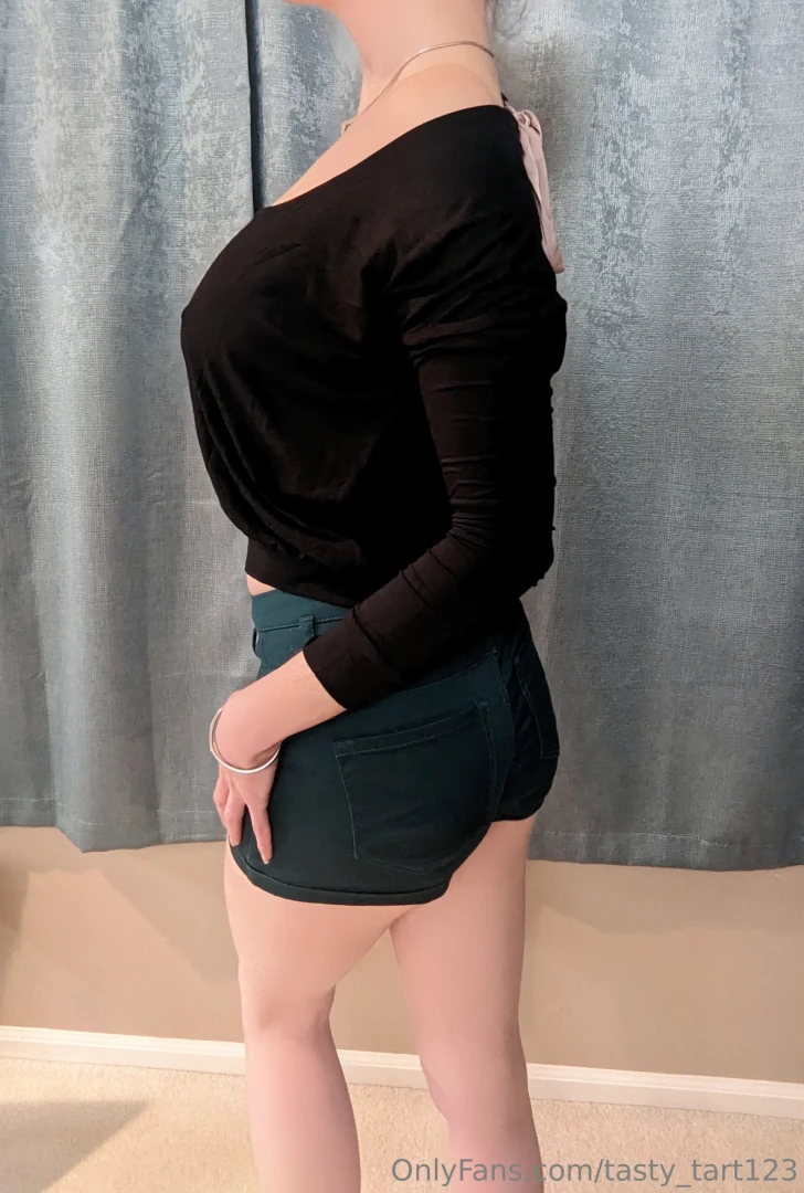 Think you could tell i m not wearing a bra 