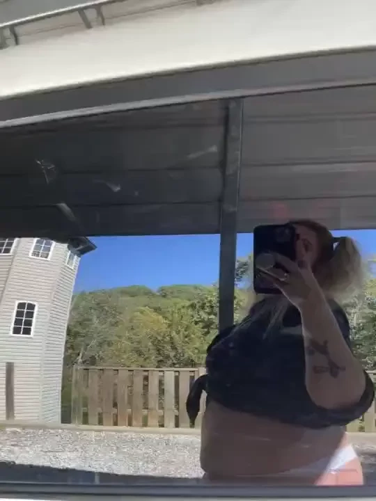 Queen of the castle c4nn4qu33n 