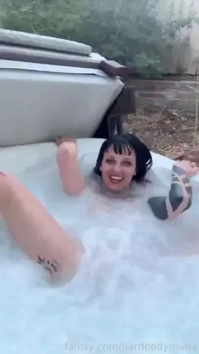 Tgif hot tub time with phoenixmoonstone to celebrate this was our 