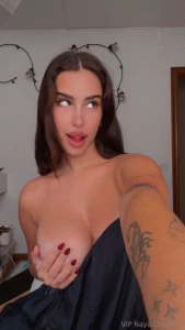 Whoss that girll vibe p