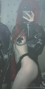 Sweet venom flows through my veins and now it s yours