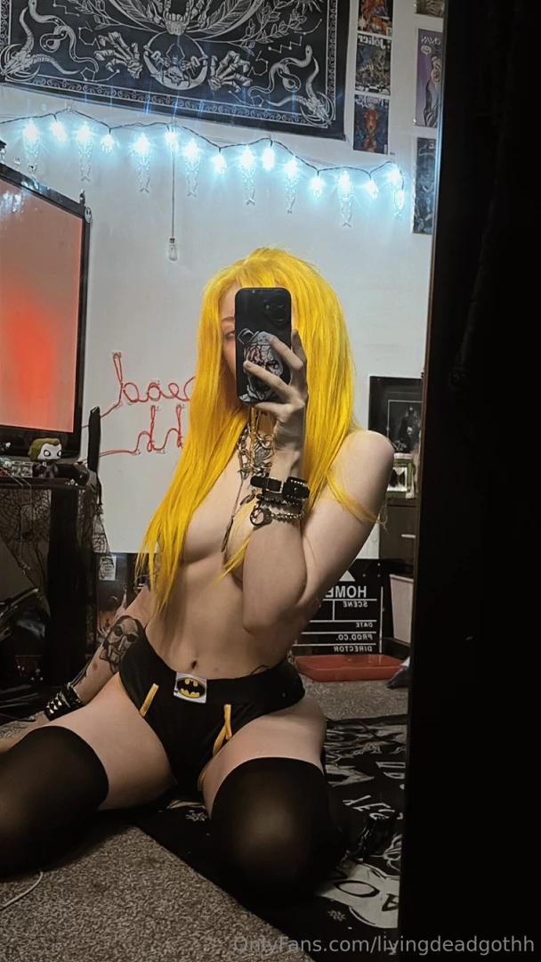 Touch with your eyes pay with your hands 