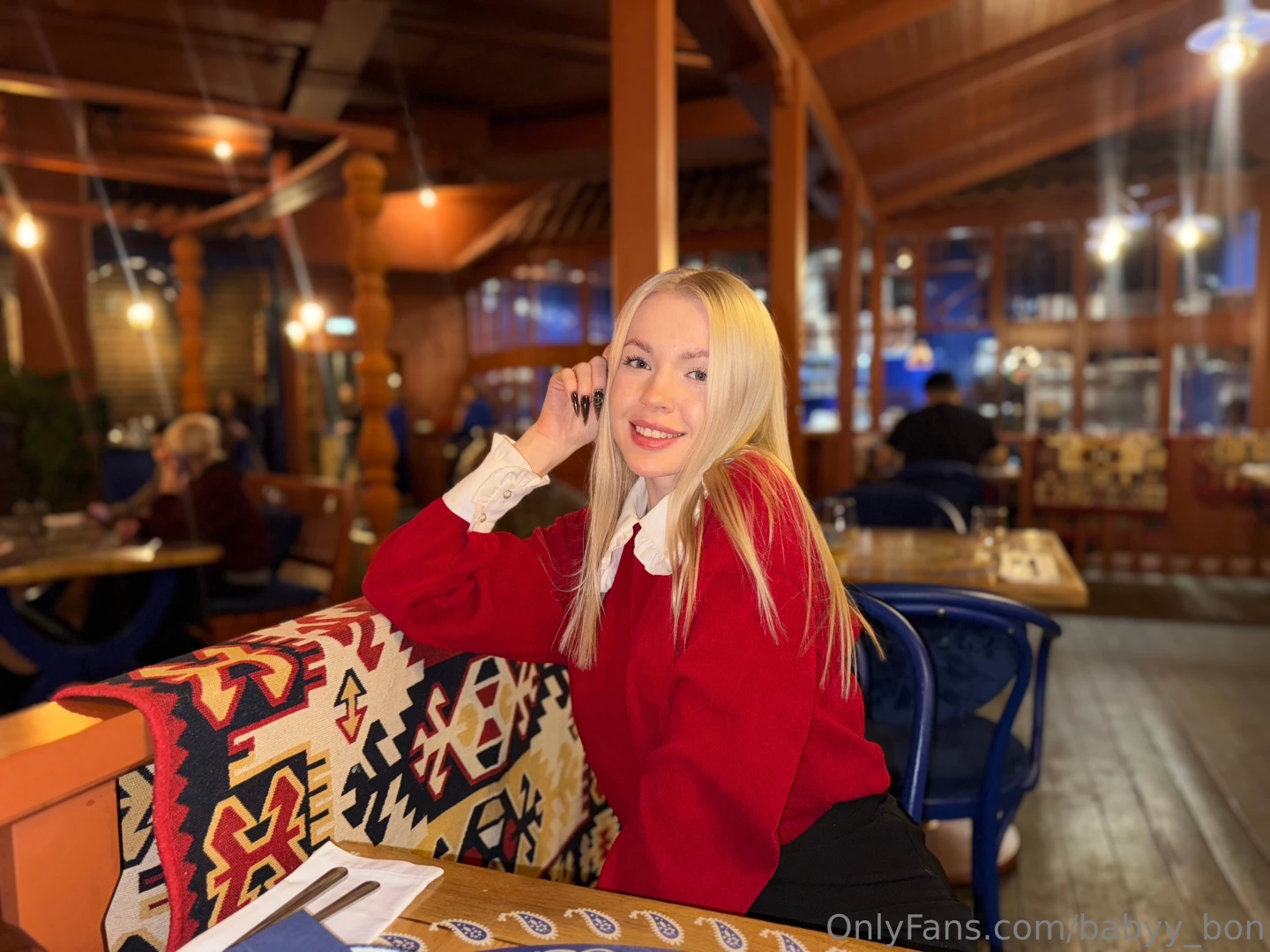 Dinner at a restaurant with my parents tonight i feel so calm and at 