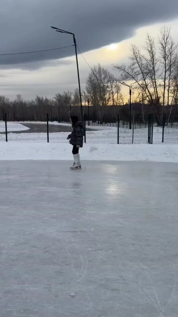 I just have to share this video from the ice rink with you i honestly 