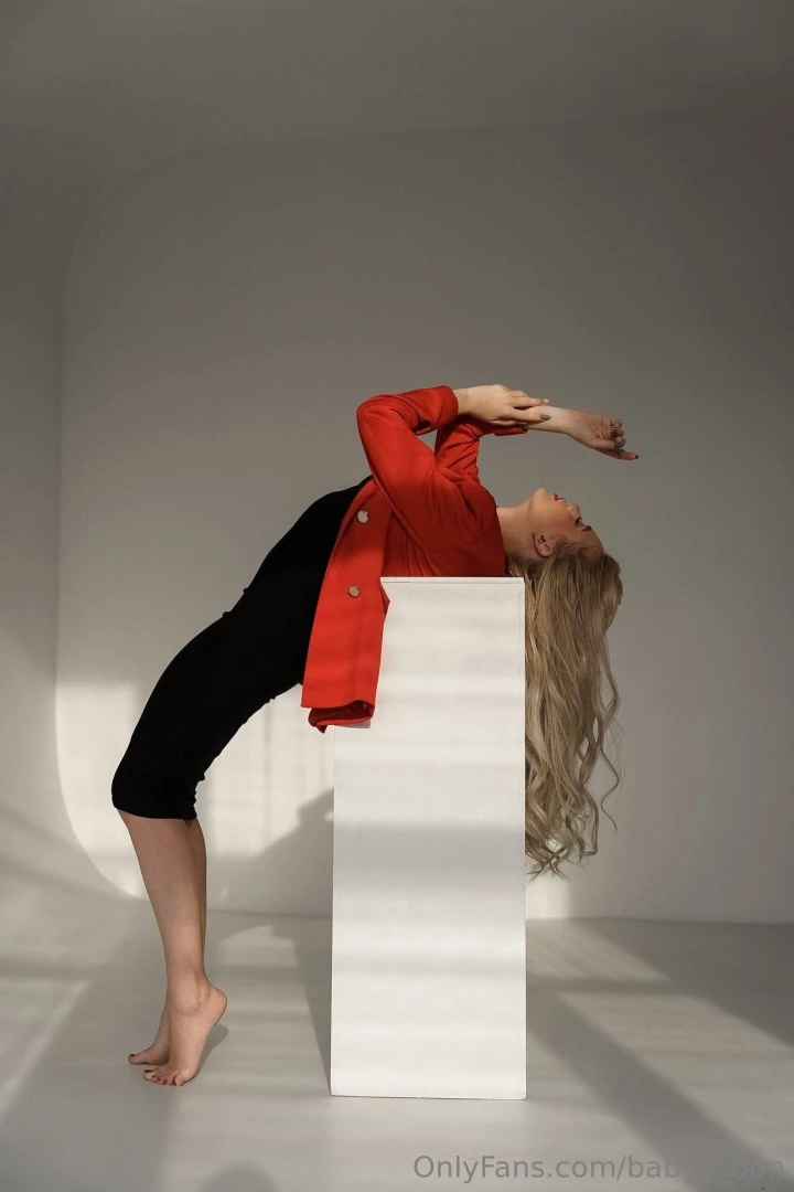 I used to love setting up my own little photoshoots and honestly it 