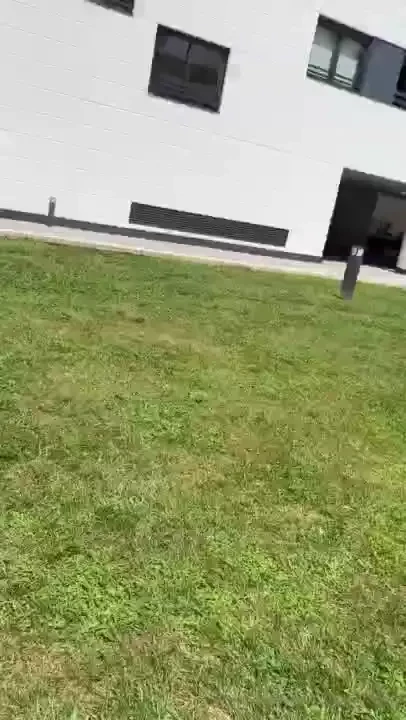 Can you give me cream at the pool without getting a boner 