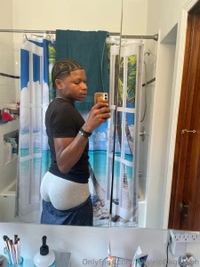 Follow my instagram and rt 10 of my twitter post get a free video text