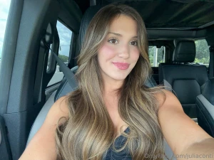 Seatbelt s on but this top might slip