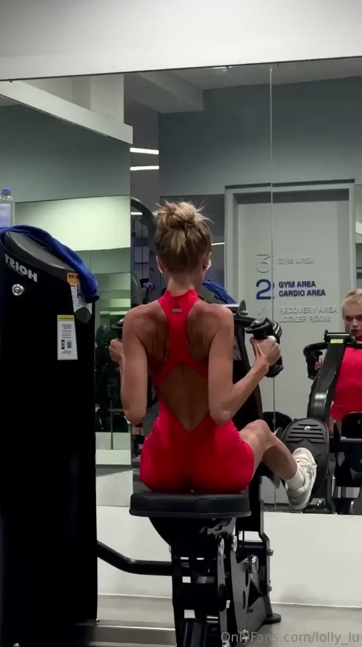 Hello my darlings i m back in the gym today and i feel amazing sports 