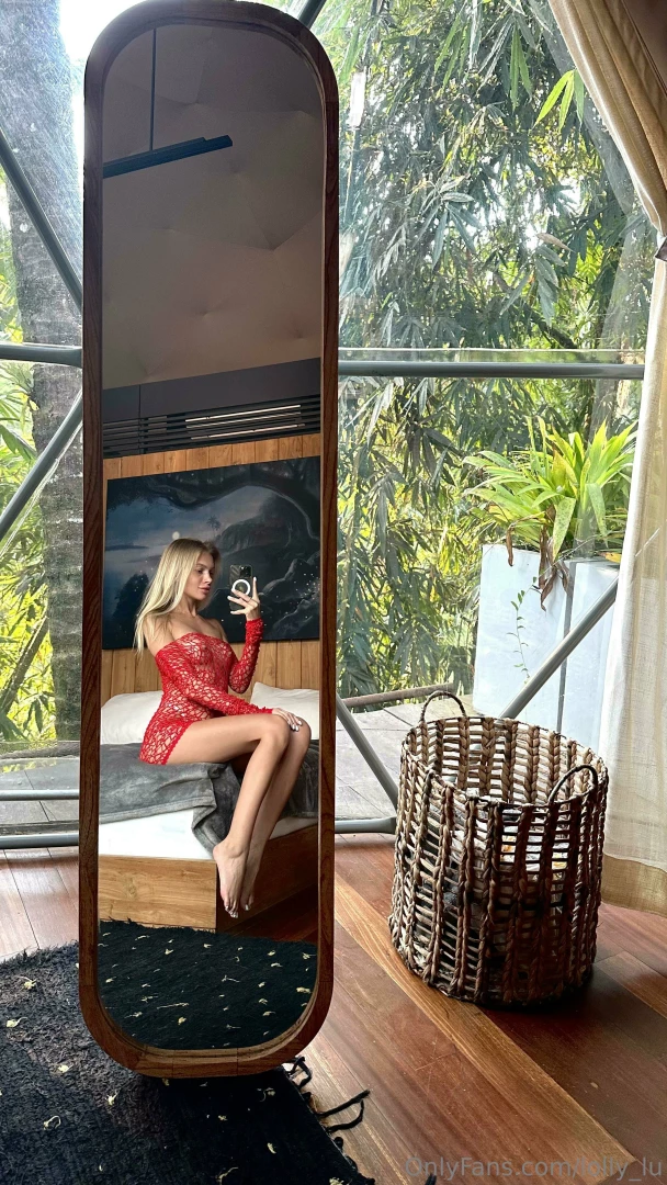 Hello my good ones how is your mood today i hope your day is going 