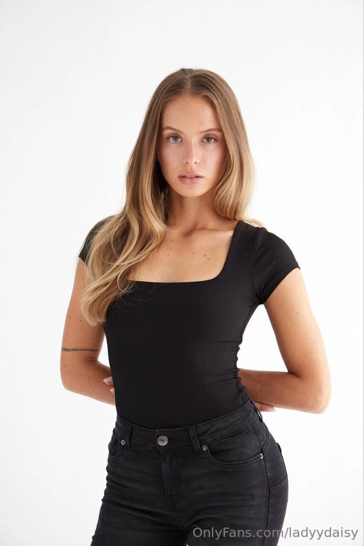 Want to spend less time choosing clothes create a capsule closet a few 