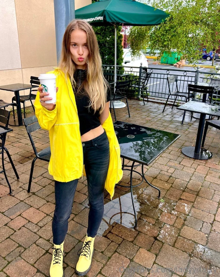 As soon as the cold weather hits i start drinking a lot of coffee of 