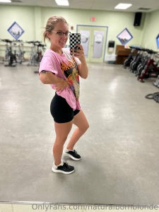 The gym has been my stress reliever and lemme tell you i can feel