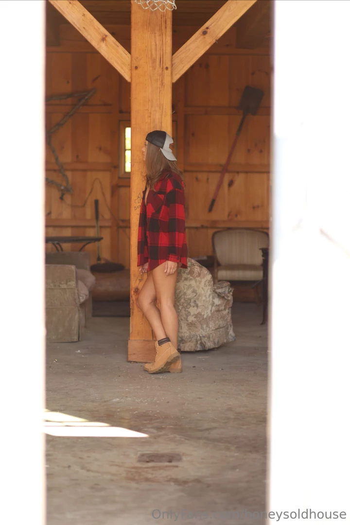 When it s monday you re tired and you forgot your pants 