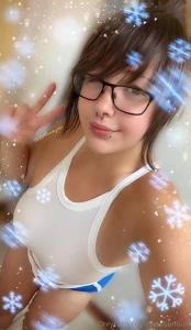 Pov mei shows you a new summer outfit she got i plan on making a very