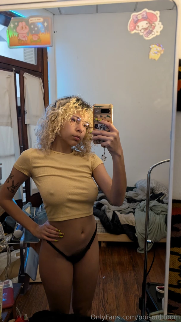 Your reminder that i look like this and you should hit my dms 