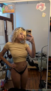 Your reminder that i look like this and you should hit my dms