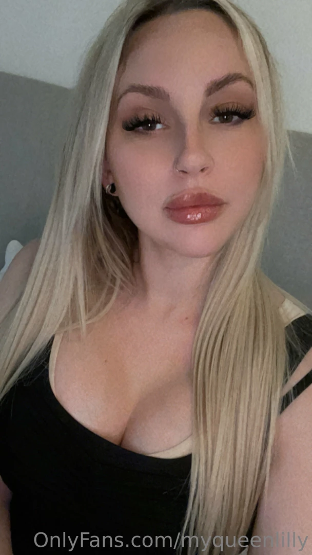 myqueenlilly - Miss me losers don t worry i m back ready to drain your little cocks 