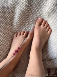 I m curious and wondering what is it about feet that turns you on do