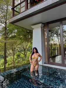 Wanna rub some sunscreen all over my body part 1