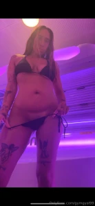 Jukser med brunfargen