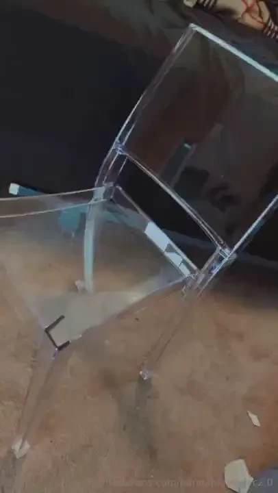 I know there is some new subs on here does anyone need the clear chair 