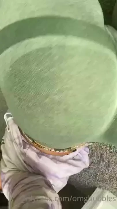 Fat pussy in the middle of moving can t wait till i m fully in my 
