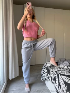 A giudicare dai miei capezzoli duri oggi fa proprio freddo judging by