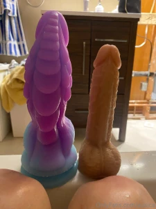 Watch me fuck myself with something amazing