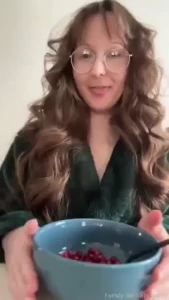 Oh i guess the pomegranate is good too fyp cute funny petite