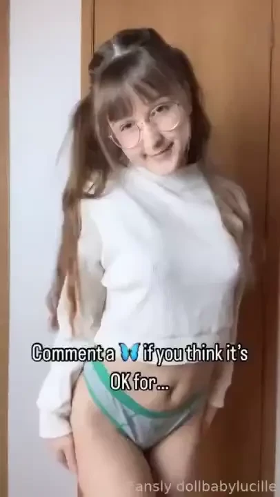 She doesn t bite fyp cute adorable petite girlnextdoor glasses 