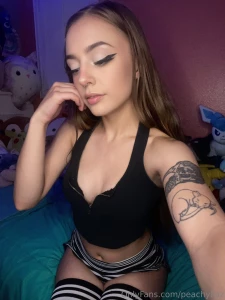 Brush ur hand on my face like this