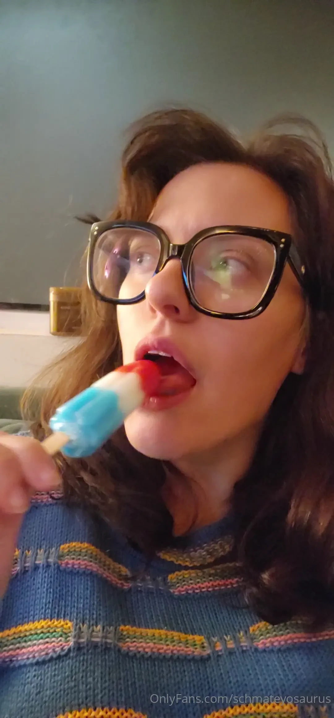 You perverts this is a completely normal and acceptable way to eat a 