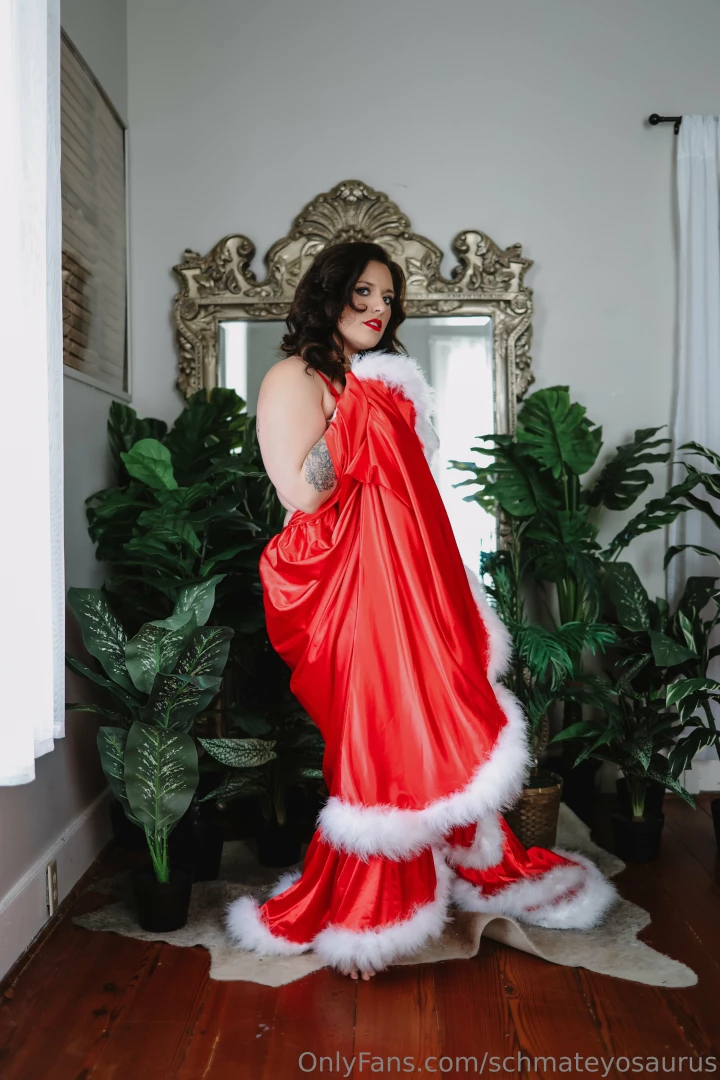 It s friday throw back to this robe because it is fabulous and omg 