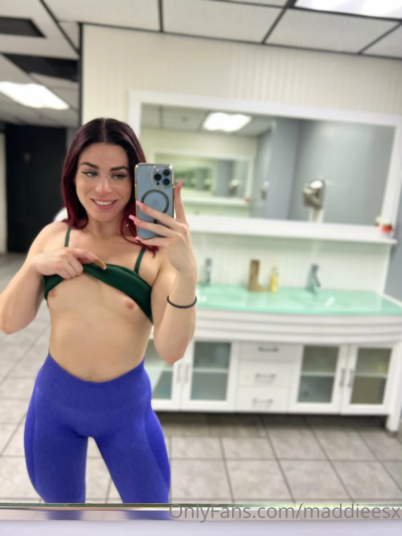 Smiling because i m back in gym normal again 