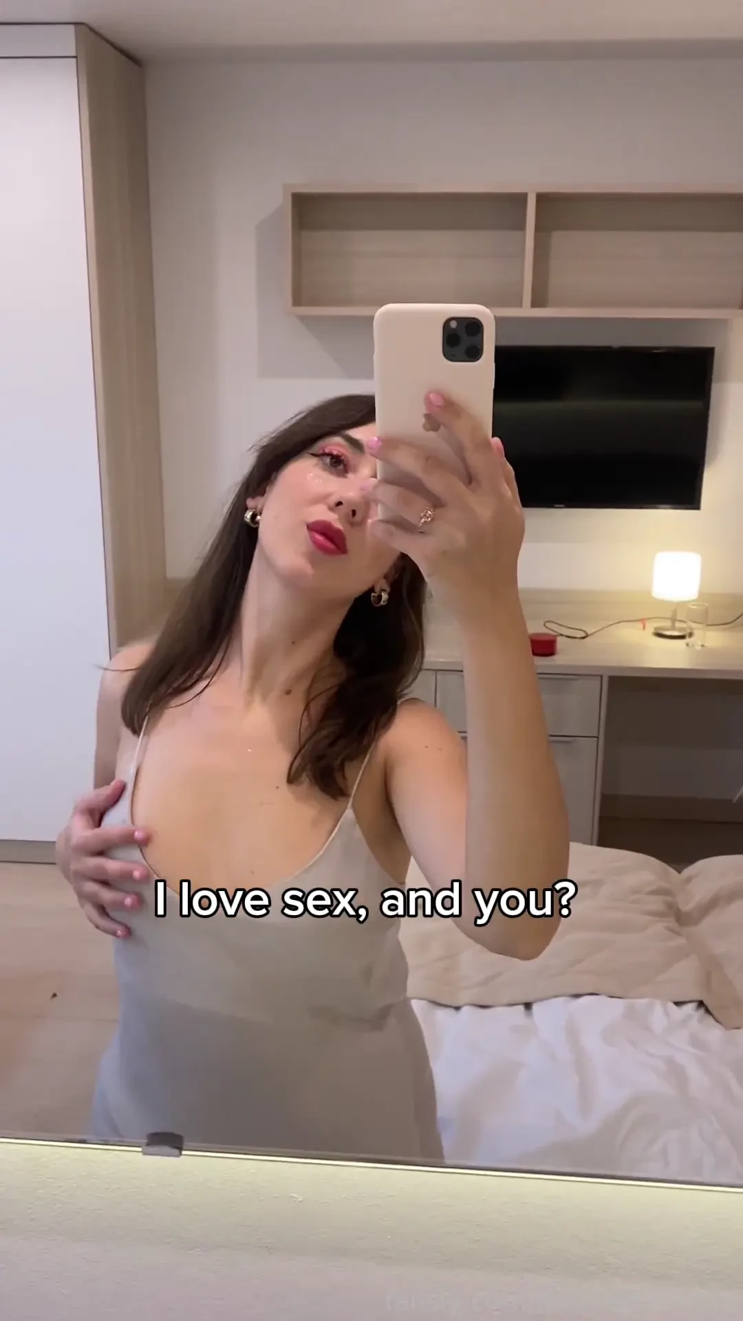 I love bouncing on your dick and shaking my big ass wanna try me today 