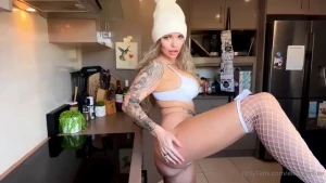 Feeling super horny i m going to start sharing all my best solo play