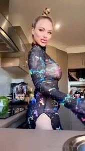 More of me on vip elliekarr