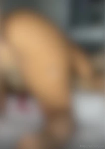 He s fingering my pussy while i m giving him head