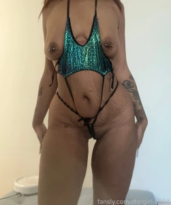 - twerk assshaking gstring