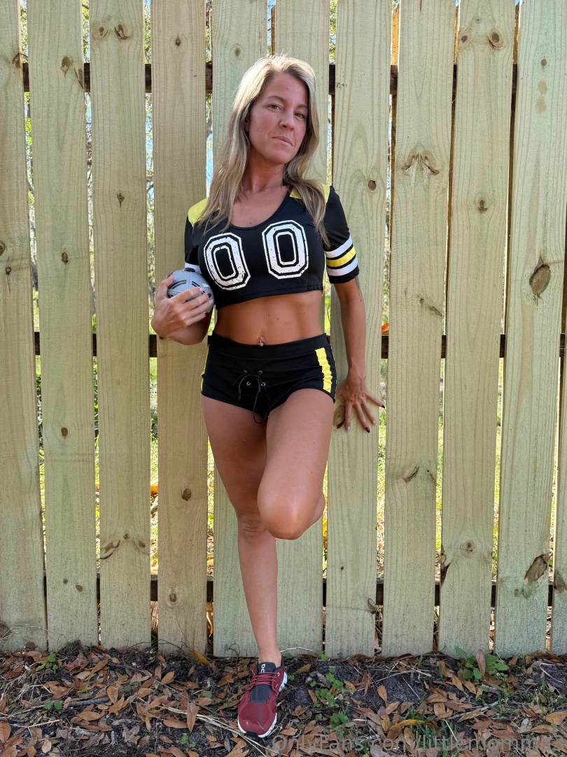 Who is winning the superbowl on sunday part 1 