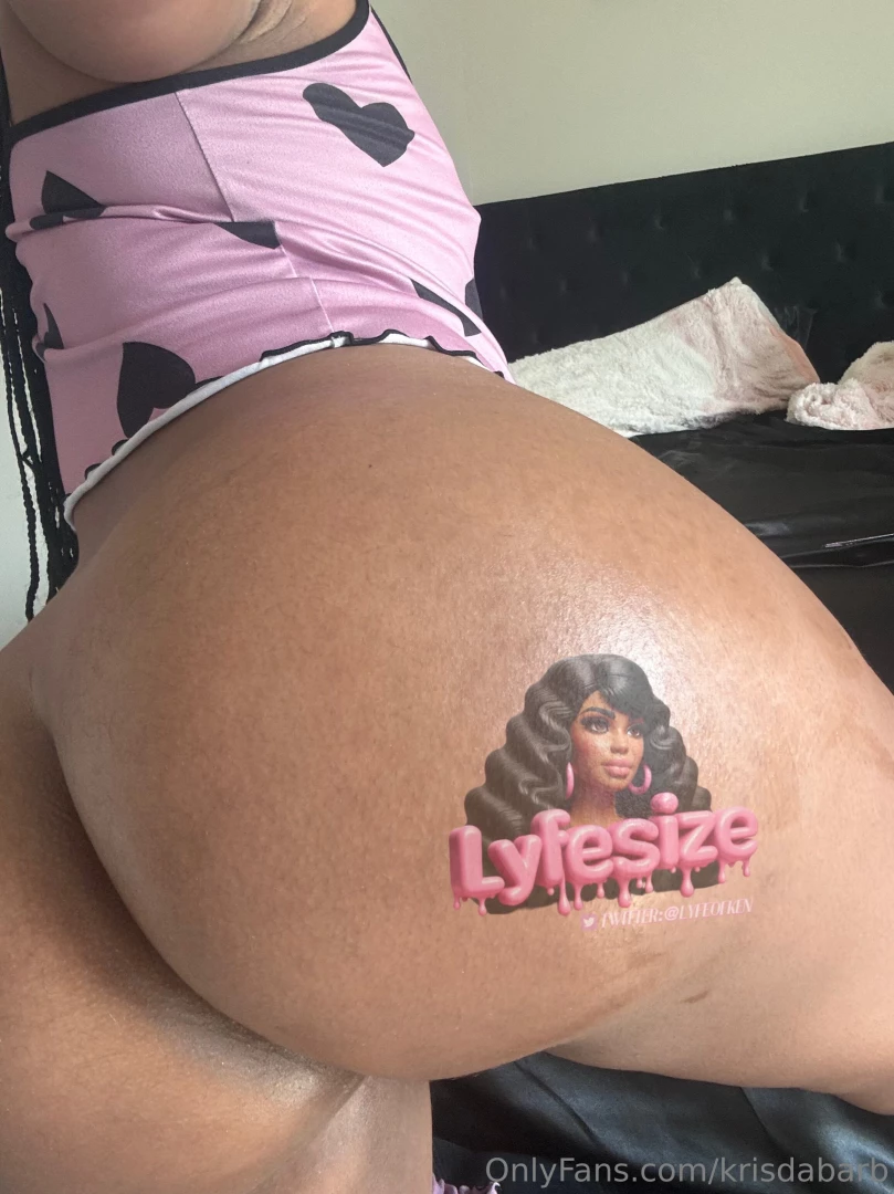 Juicy booty would you eat my ass right when i wake up in the morning 