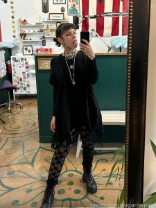 Selfies for you custom requests always allowed in my inbox btw