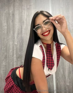 Today my friend mia_lopez69 will be available all day for sexting part 2