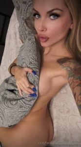 Annamariefiery which part of my body do you like better honey or do part 1