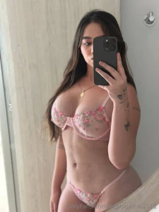 Quiero que tus manos exploren cada rinc n de mi c mo me pondr as