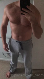 dilf-diaries - A classic trackie dickprint to start your tuesday 