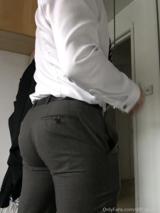 Classic seam-stretching suited wanker part 2