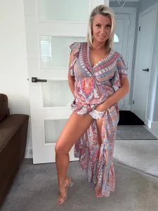 Over 6 minute video dress and heels on on the armchair fingering clit